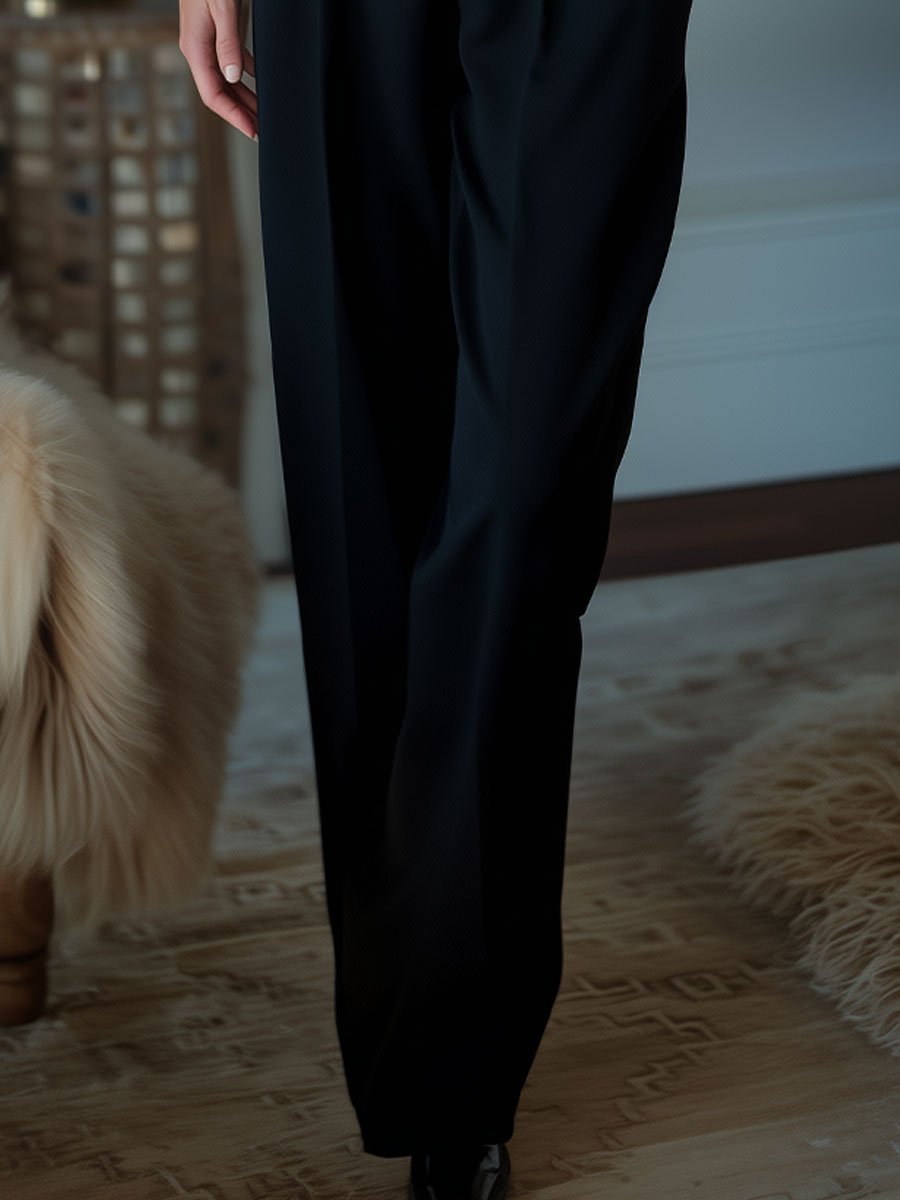 Classic High-Waisted Black Trousers with a Tailored Fit